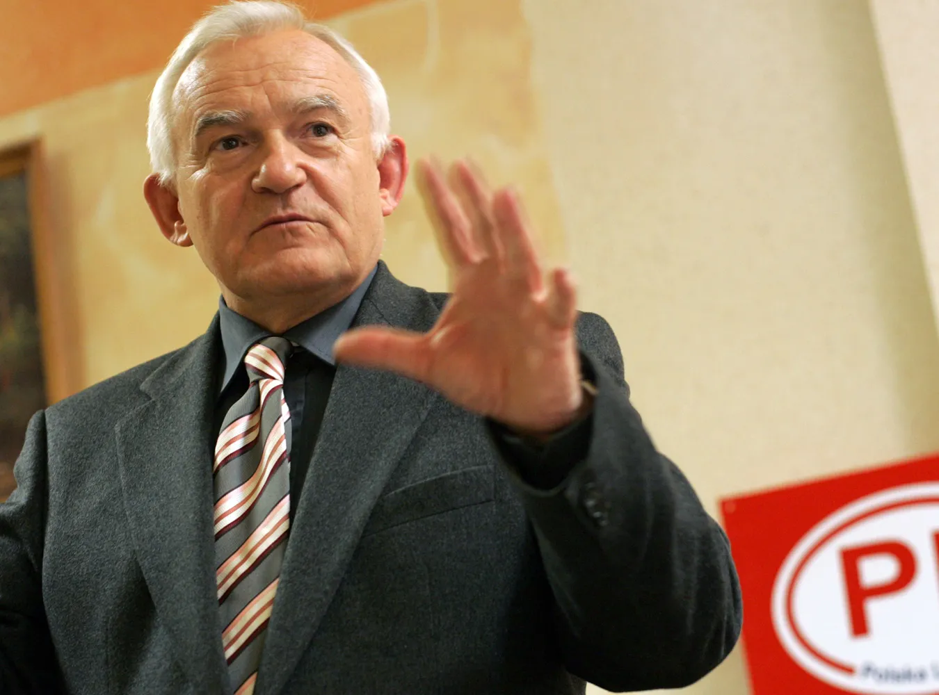 Miller: Unieważnić raport o aferze Rywina