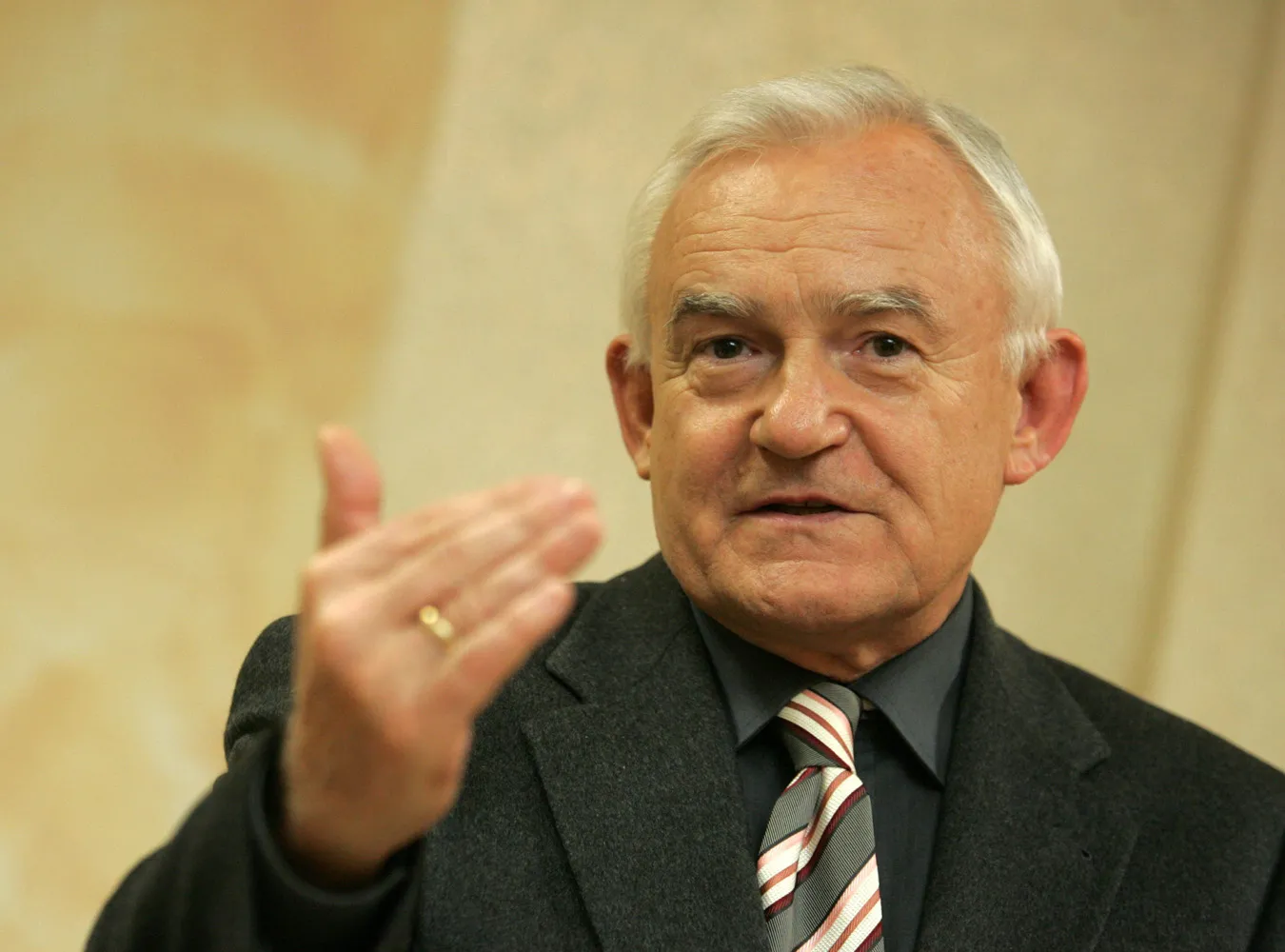 Miller Sikorski nie ma szans