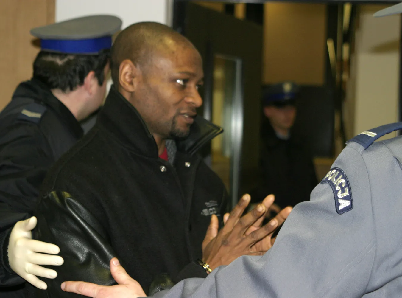 Simon Mol jest wolny, ale umiera w szpitalu