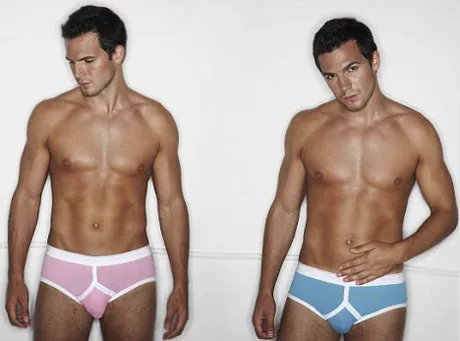 Różowe gacie pomogą w kryzysie