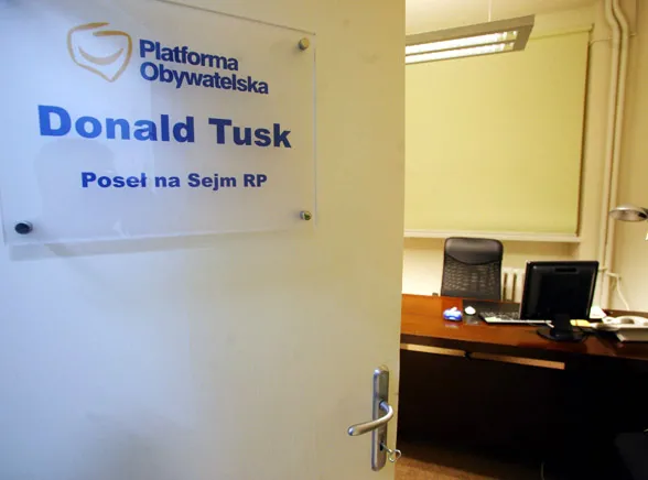 Sierpień '80 okupuje biuro poselskie Tuska