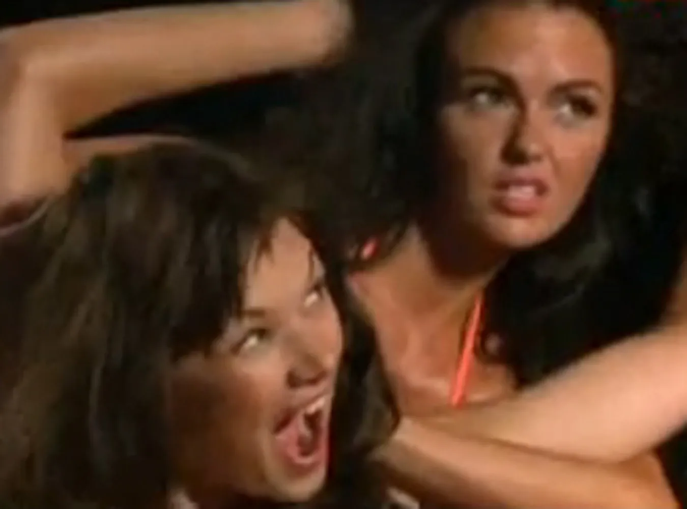 Zapasy kobiet są seksi. Zobacz wideo