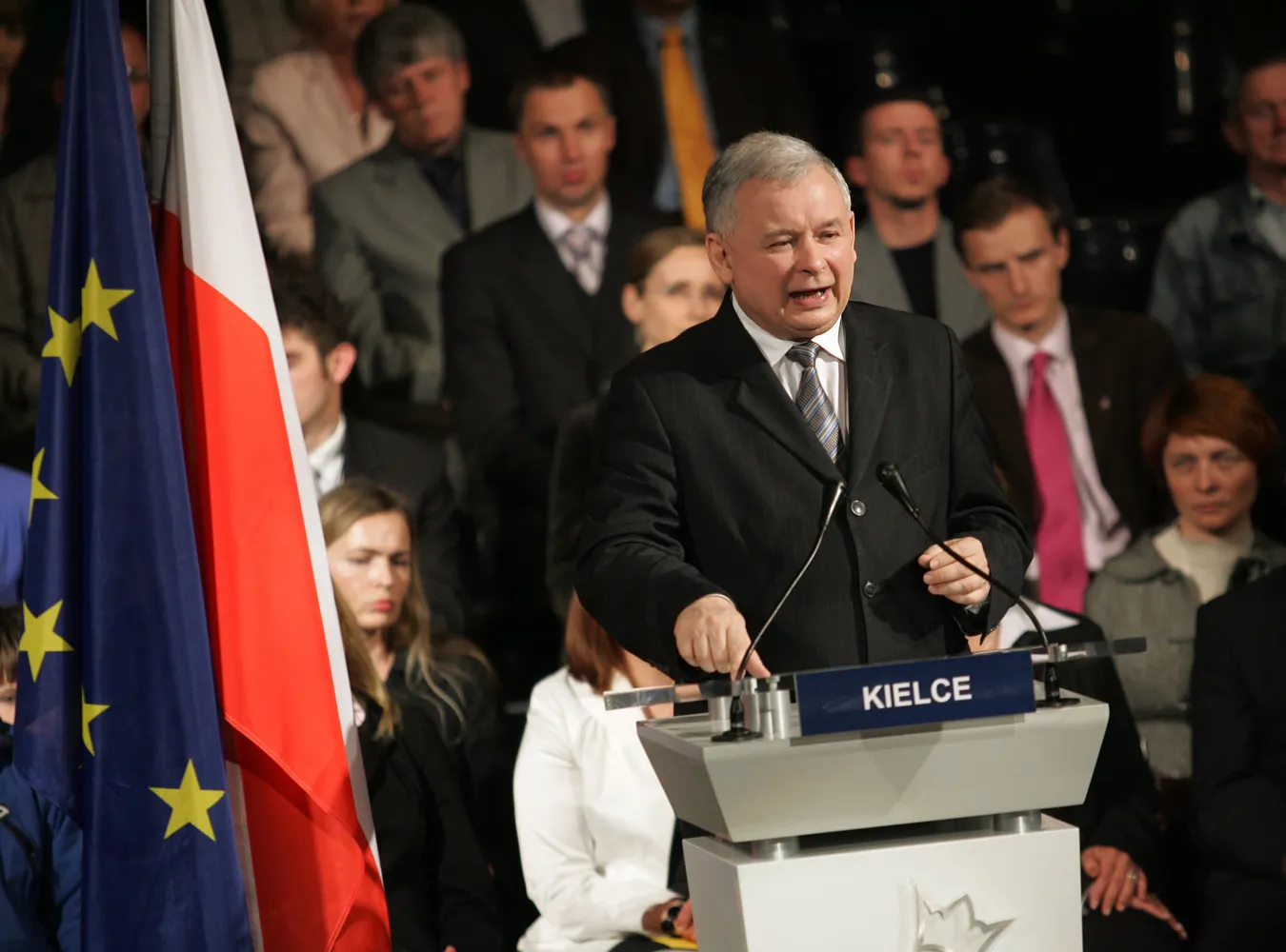 PiS dogania Platformę w eurowyborach