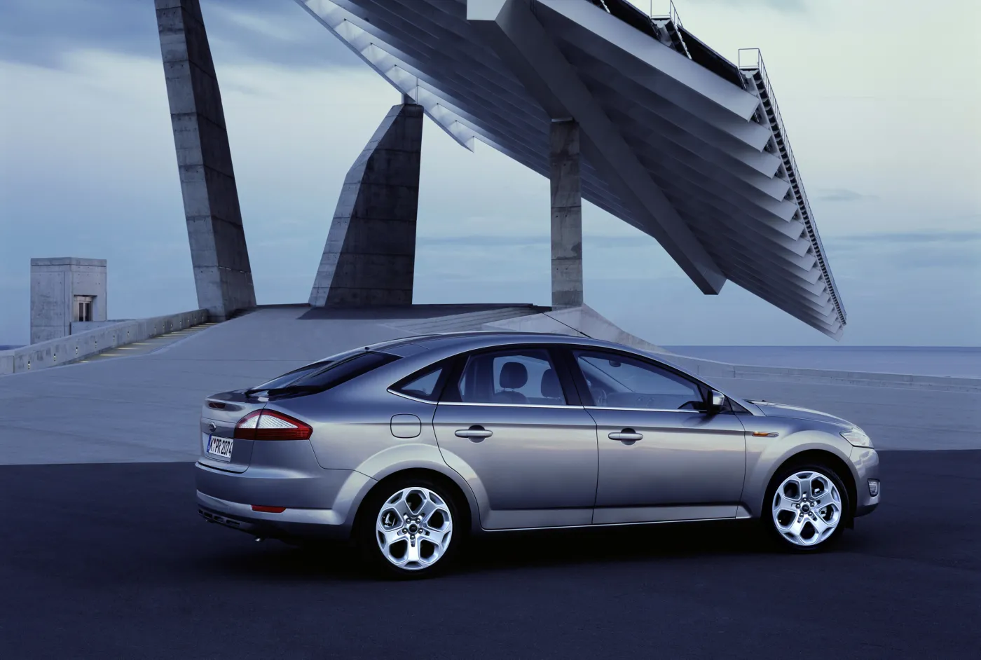 ford_mondeo_47736a_109091.jpg