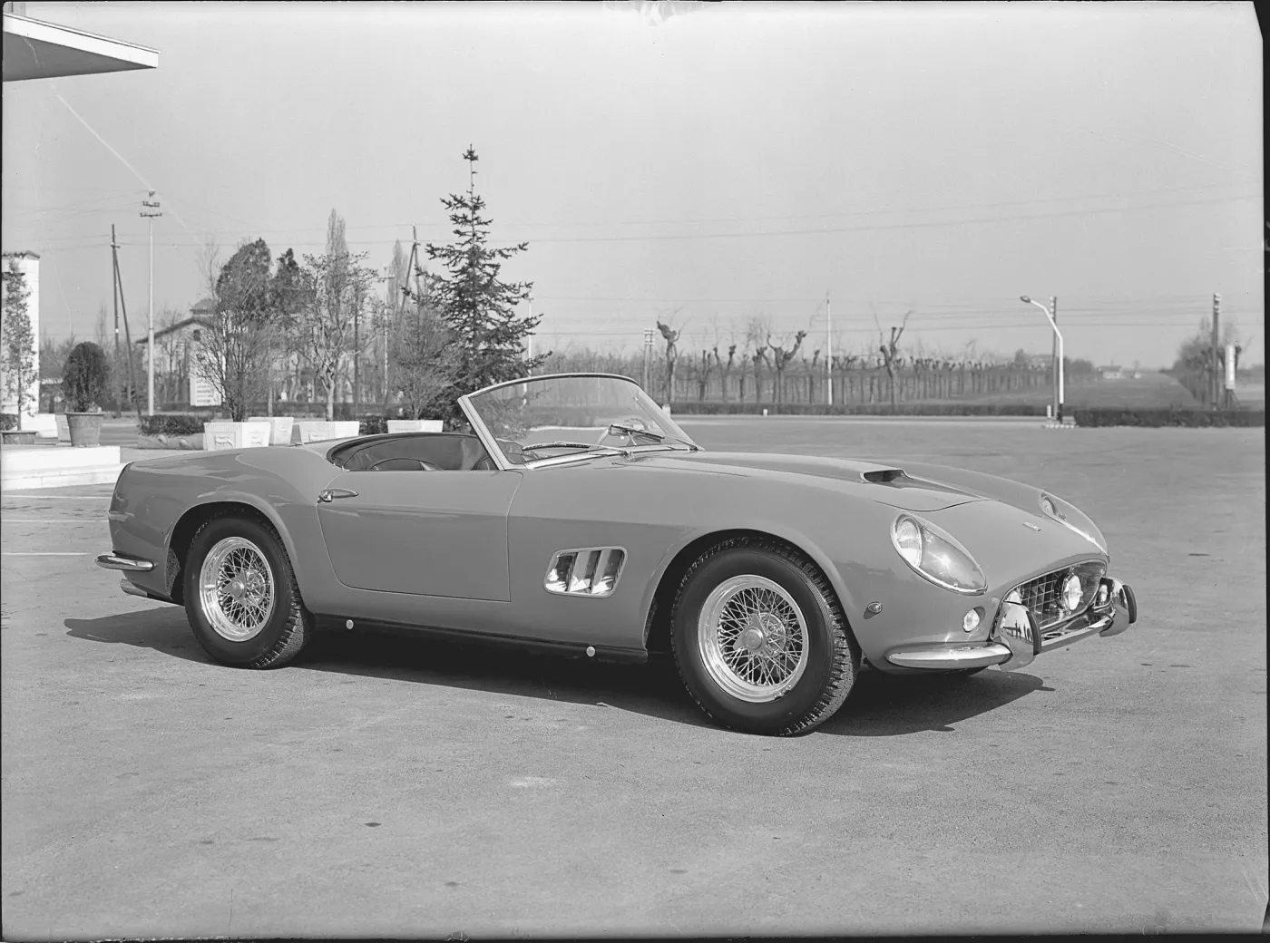 fr_ferrari1_90419a_306101.jpg