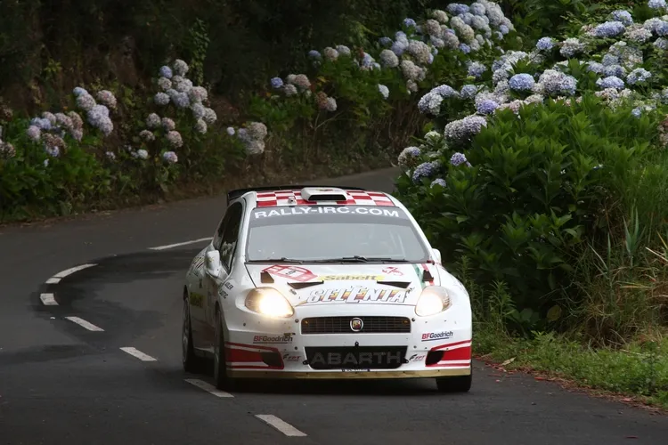 fr_rally6_111545a_386900.jpg