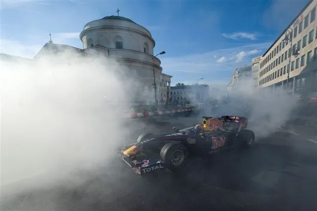 mark_webber_c_lukasz_nazdraczew_redbullphotofiles_1532104.jpg