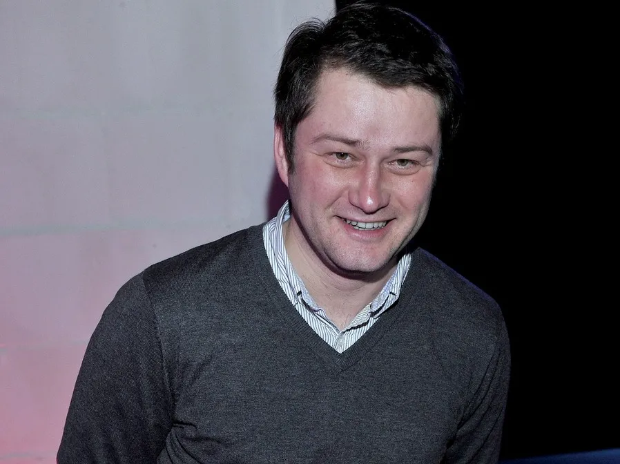 A jednak: Jarosław Kuźniar poprowadzi "X-Factor"!