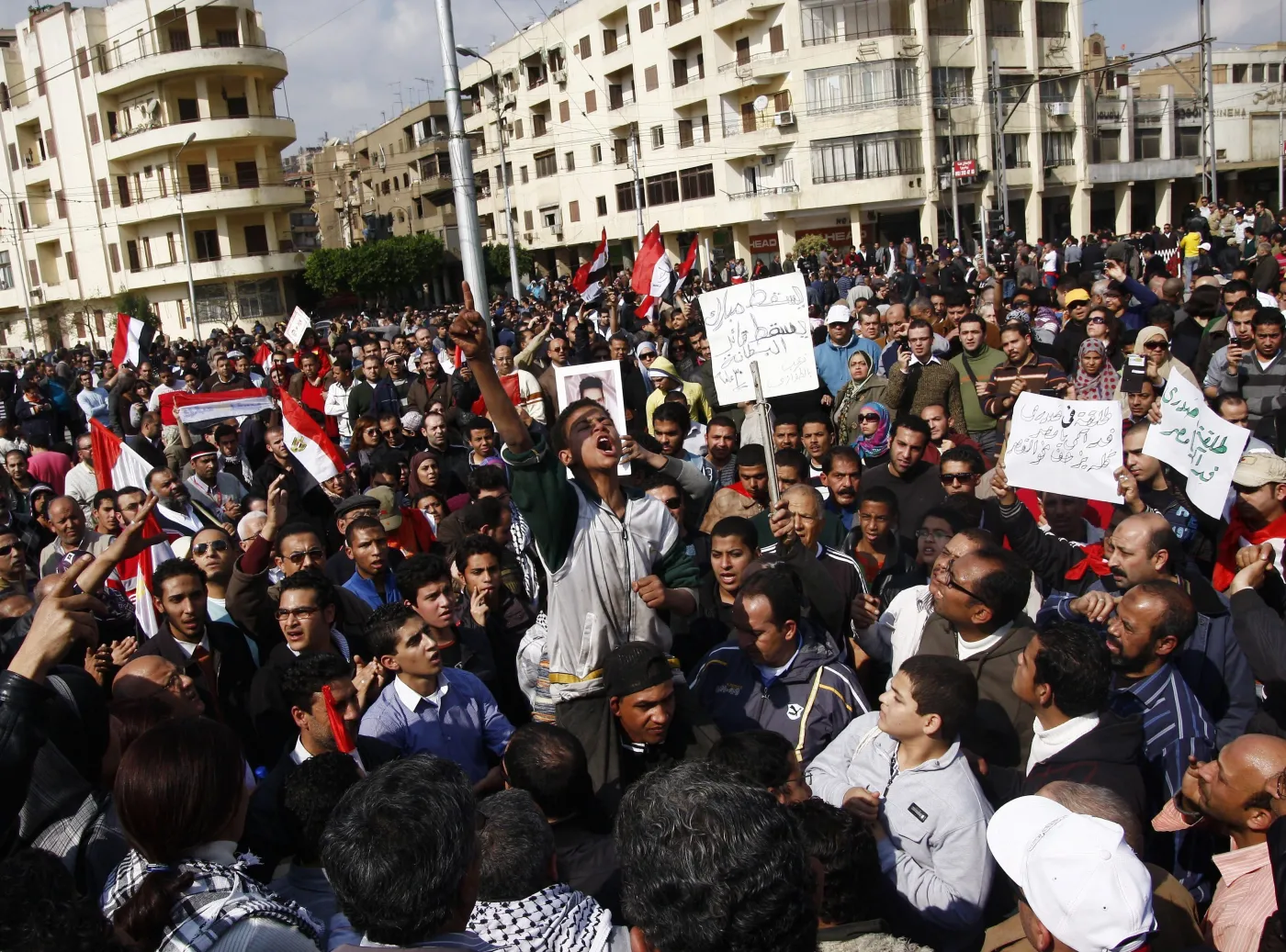 Mubarak ustąpił. Tysiące Egipcjan w euforii!