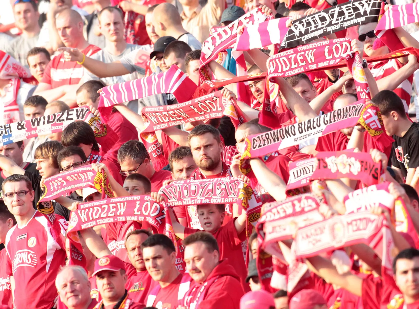 Kibice Widzewa wypisali wulgarne hasło na aucie radnej PO?