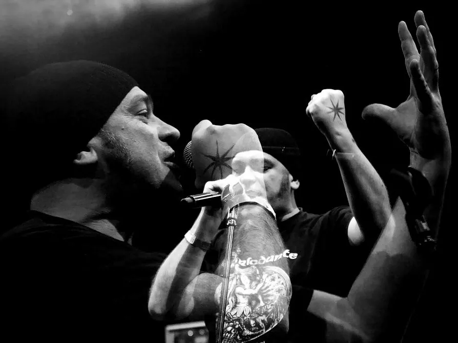 Armia gra "Legendę" na żywo