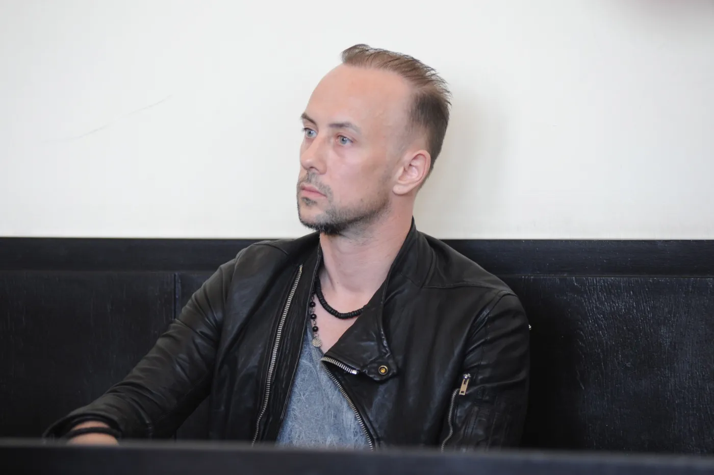 2222831-nergal-w-sadzie.jpg