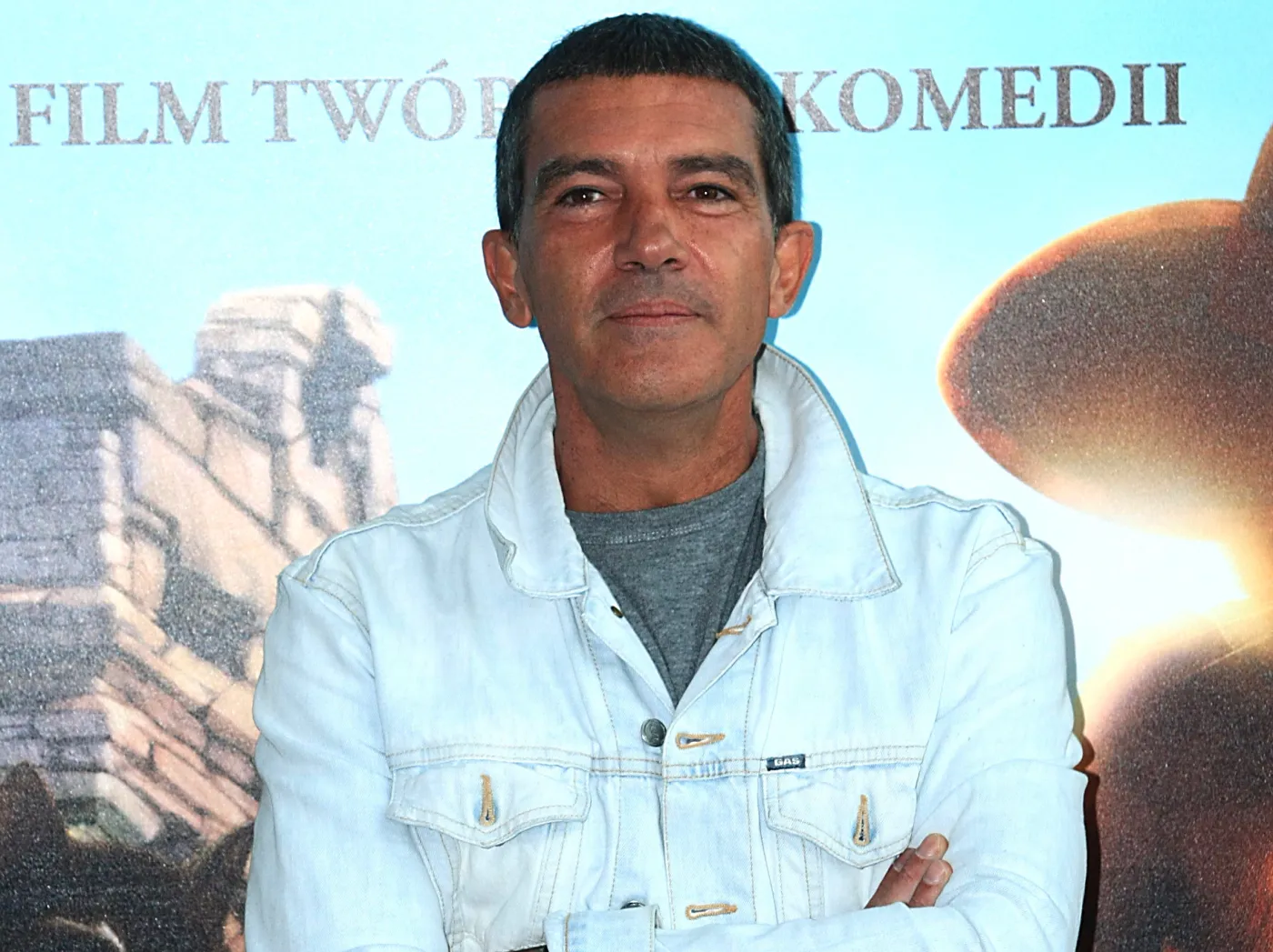 2537729-antonio-banderas.jpg