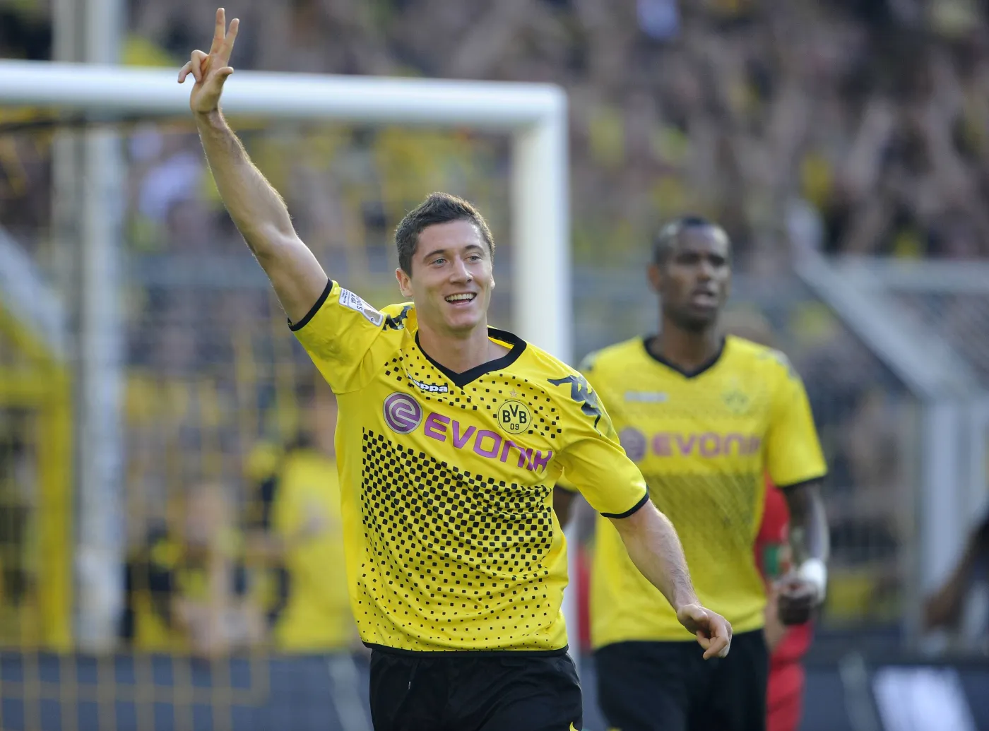 Hat-trick Lewandowskiego, Borussia gromi. Zobacz wideo