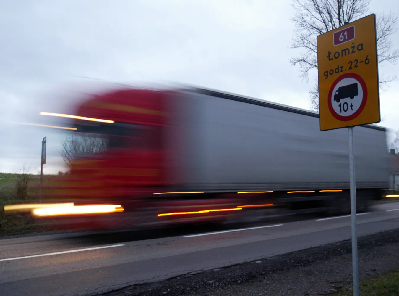 "Tiry na tory"? Protest!