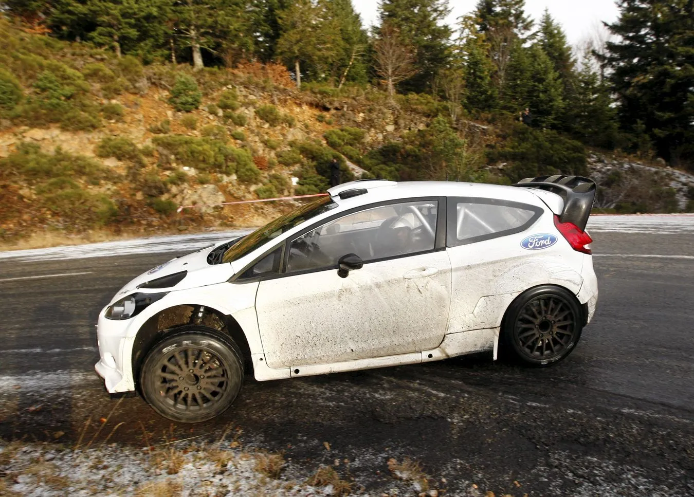 2958129-ford-fiesta-wrc.jpg