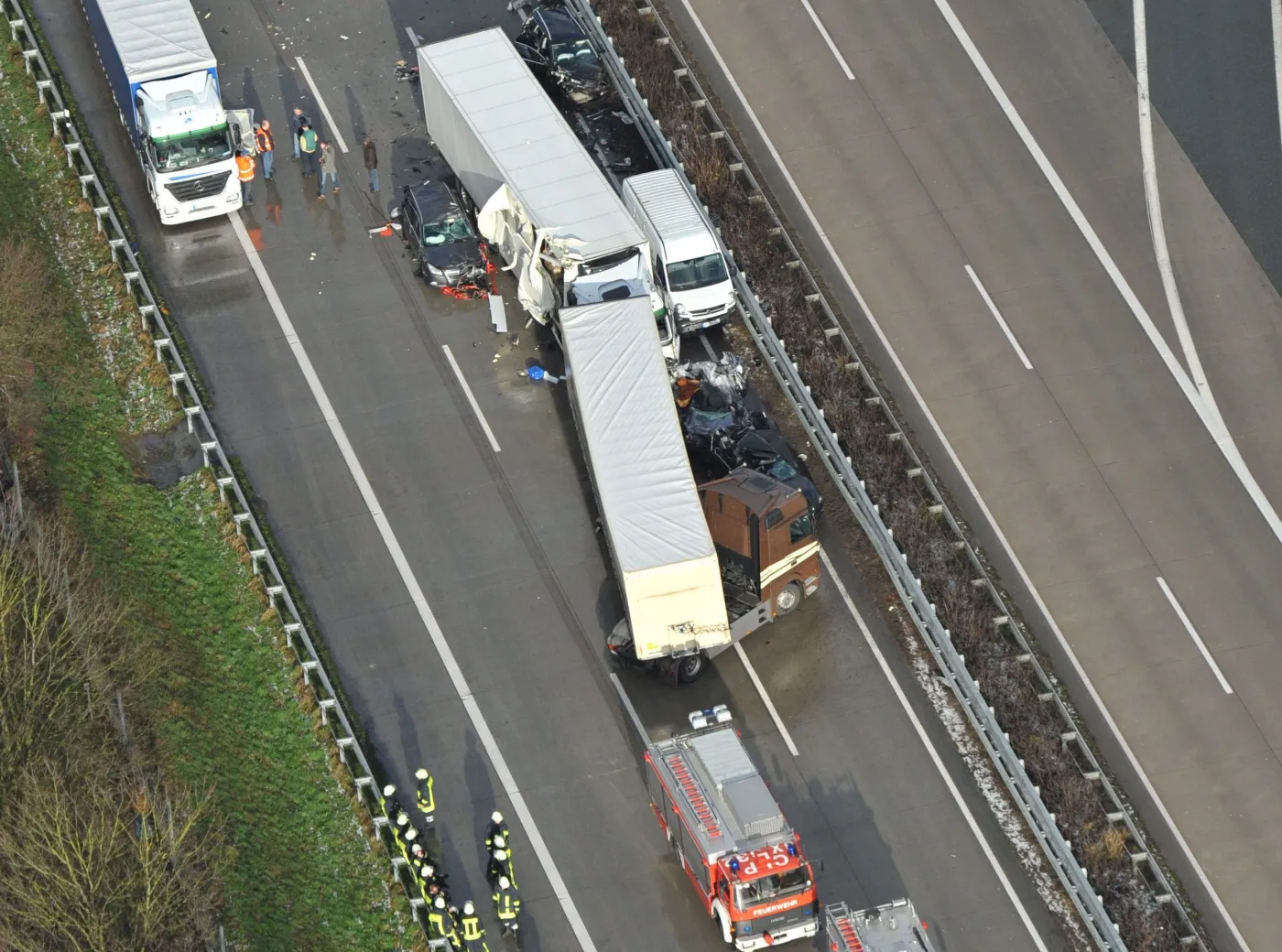 Co za karambol! 50 aut skasowanych