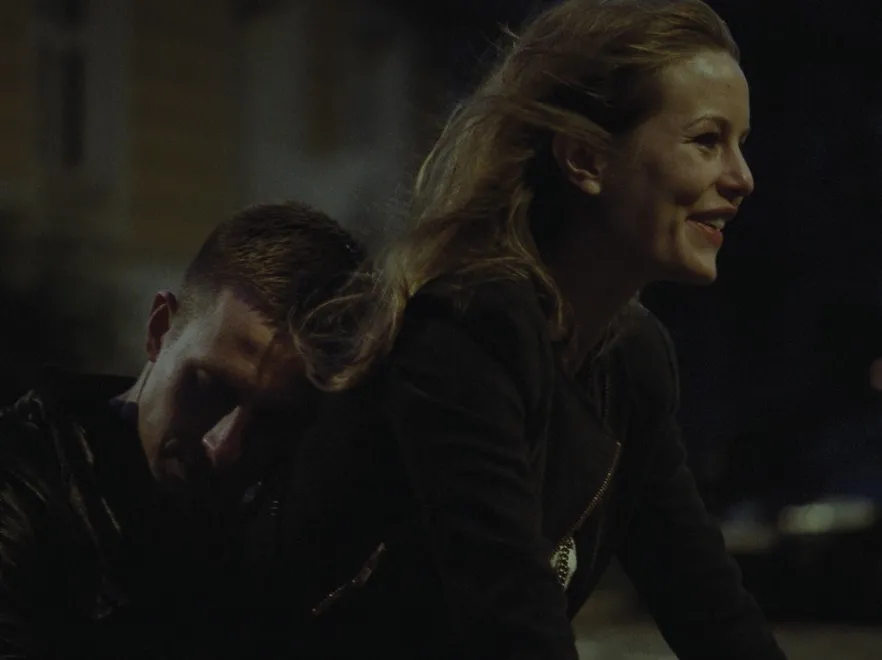 "Oslo, 31 sierpnia" za fasadą raju