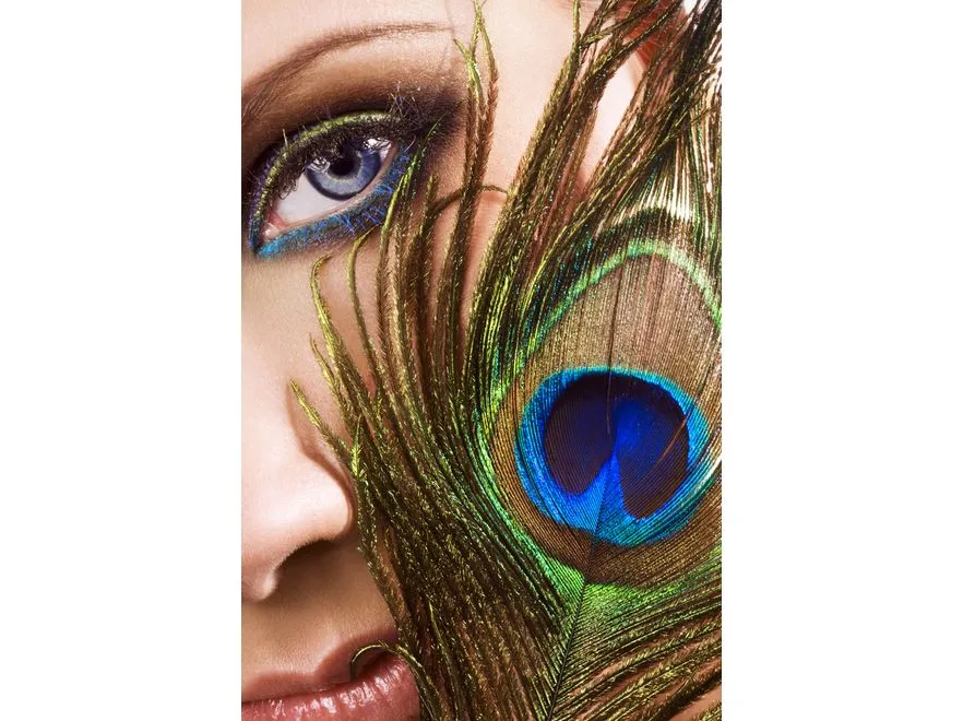 3096572-makijaz-pawie-oko.jpg