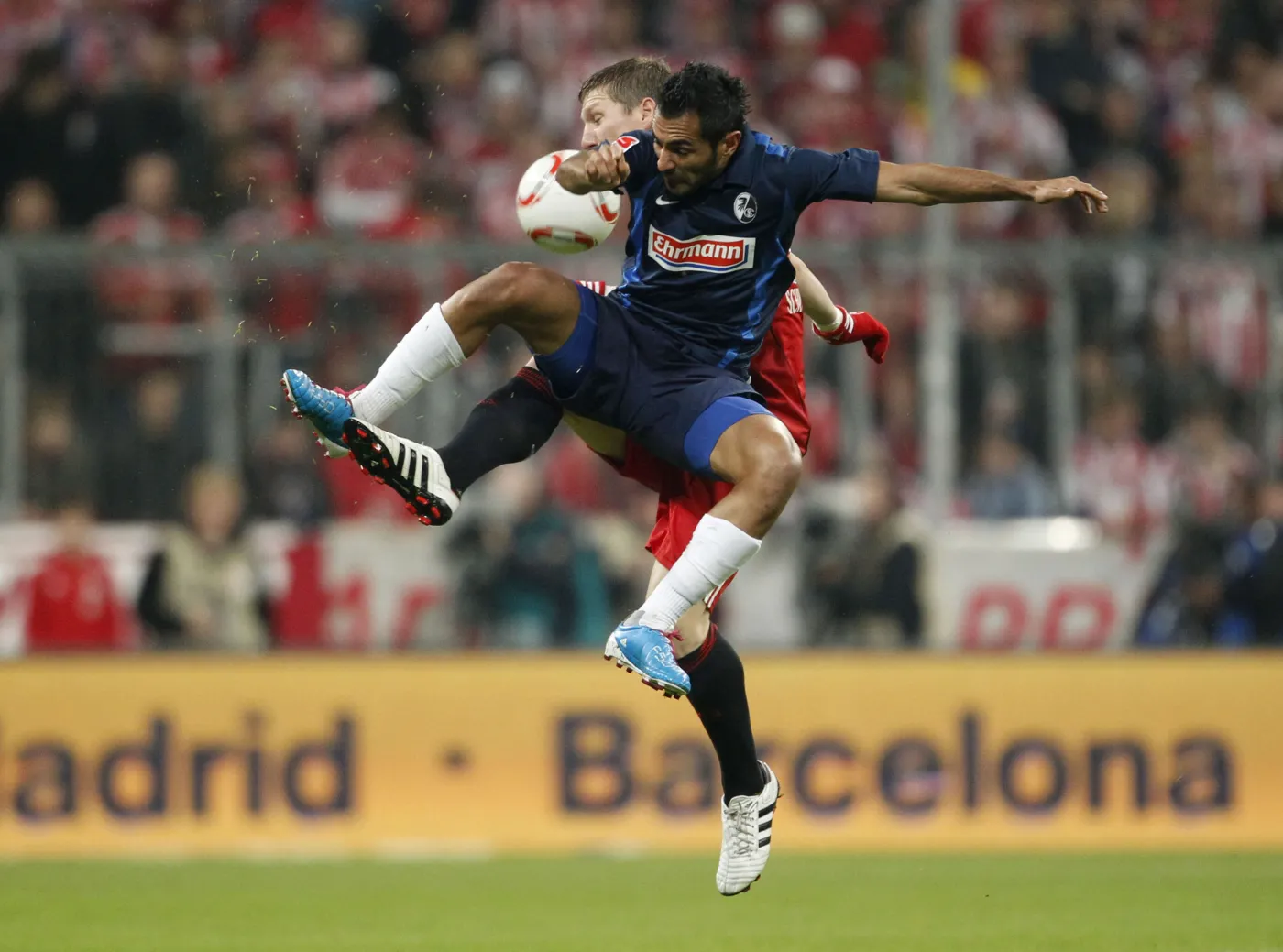 Niemiecki klub zwolnił piłkarza za... kradzież szamponu