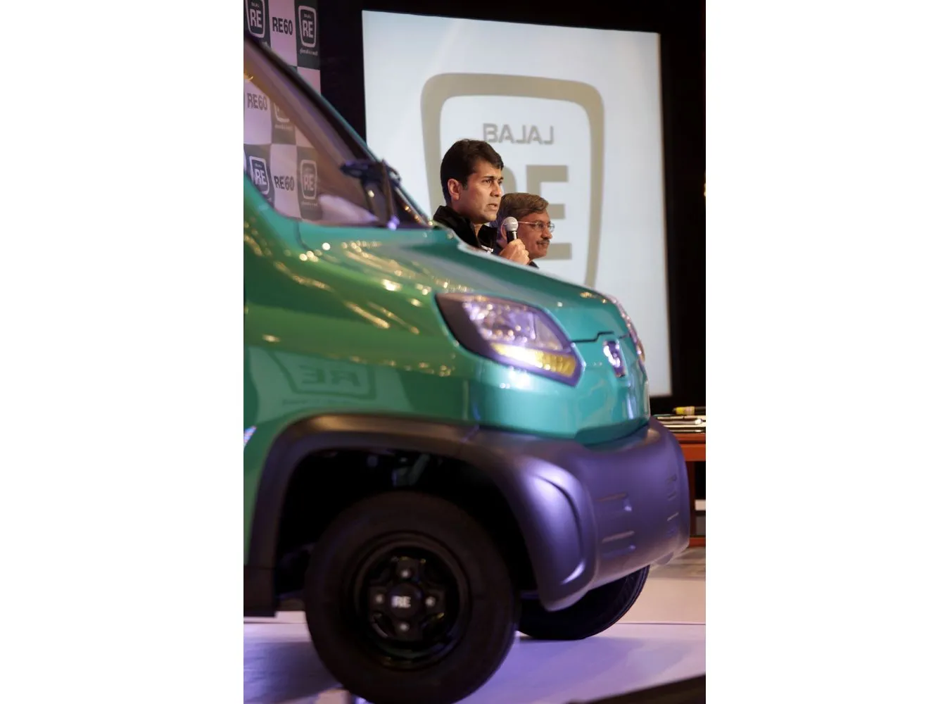 2923437-bajaj-auto-re60.jpg