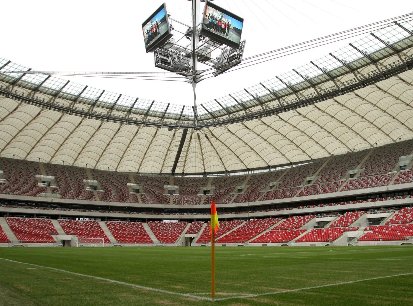 FC Sevilla i Legia przetestują Stadion Narodowy