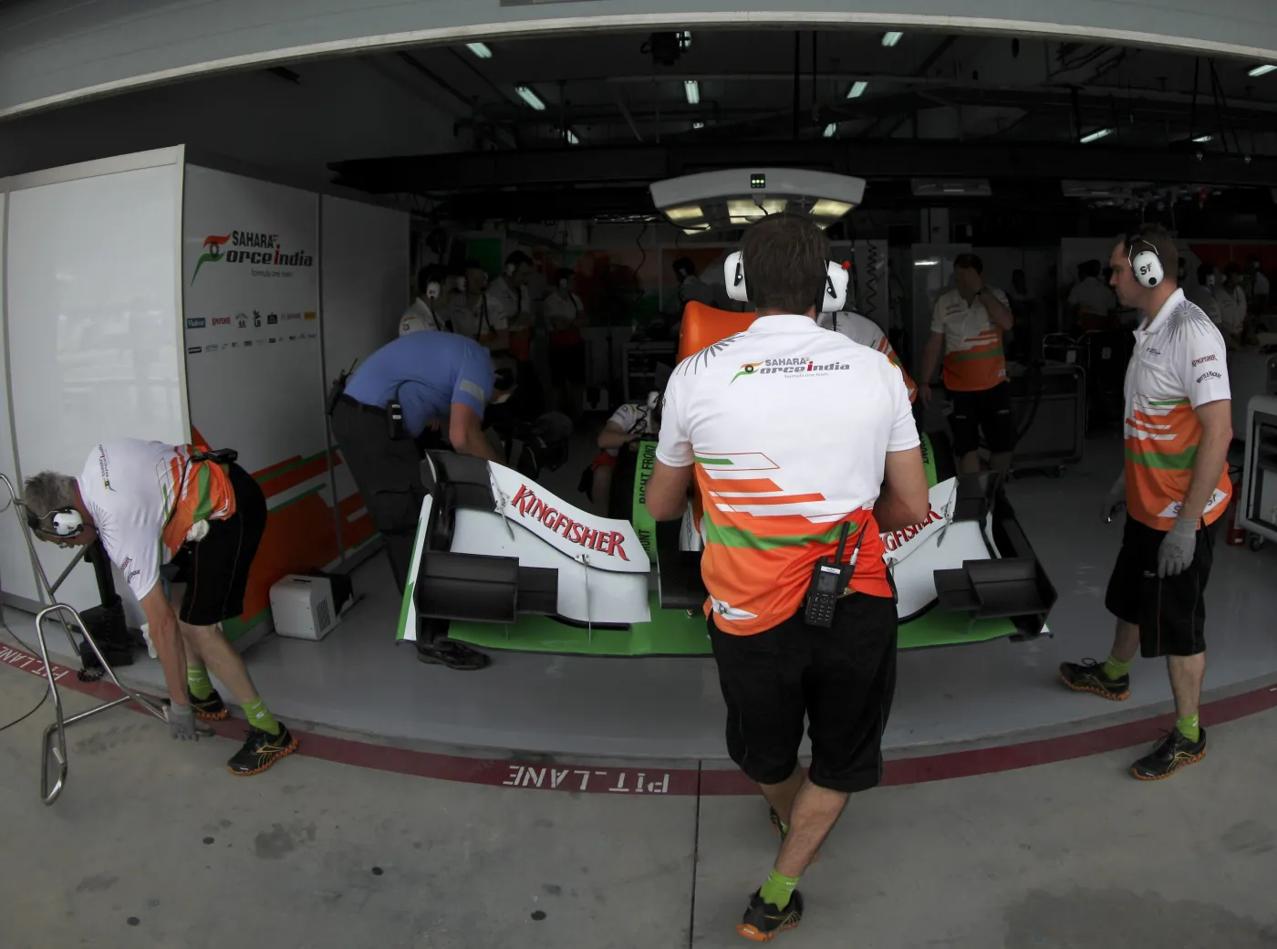 Force India boi się zamieszek. Team F1 wcześniej zakończył treningi