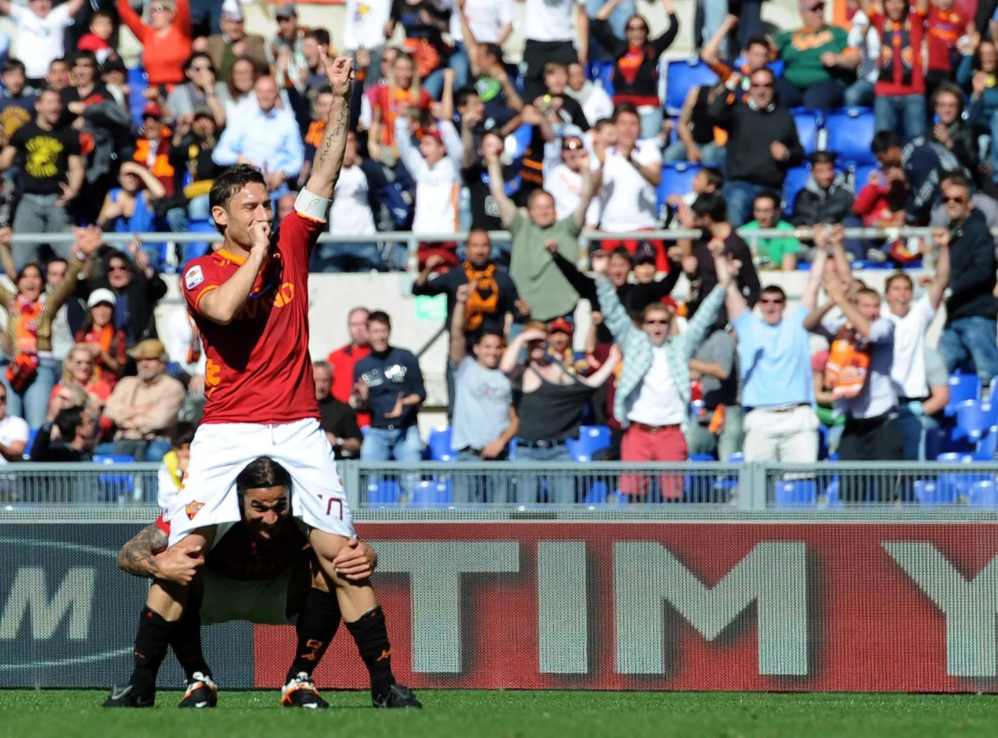 Totti pokonał Boruca, ale zespół Polaka wygrał z Romą. Zobacz gole