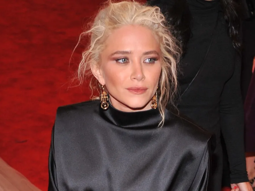 Co się z nią dzieje? 26-letnia Mary-Kate Olsen wygląda jak własna babcia