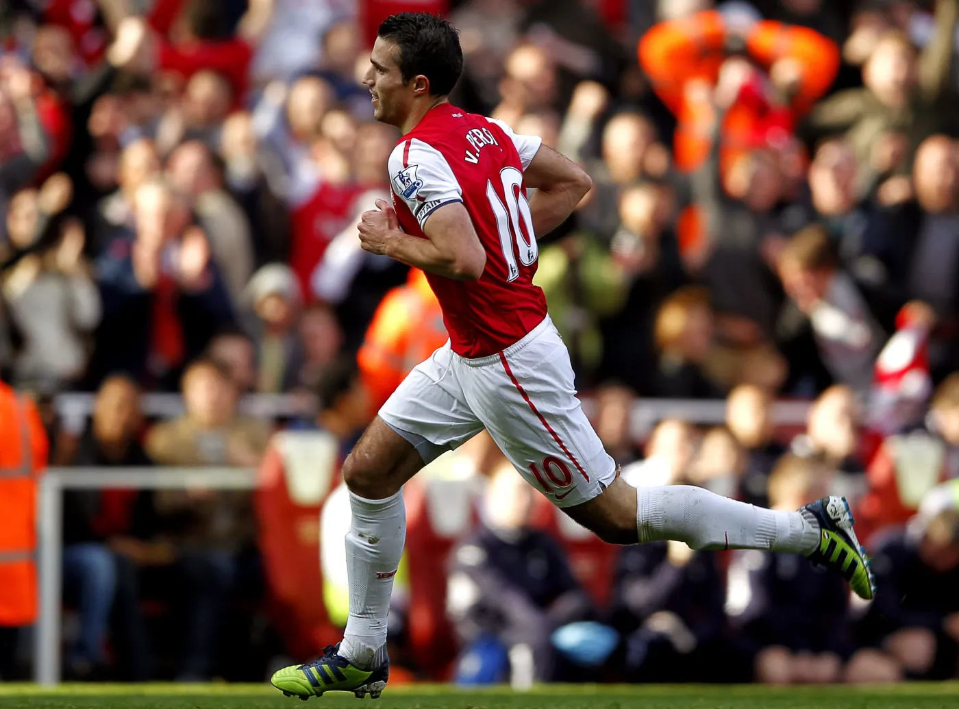 Van Persie stawia Arsenalowi warunek