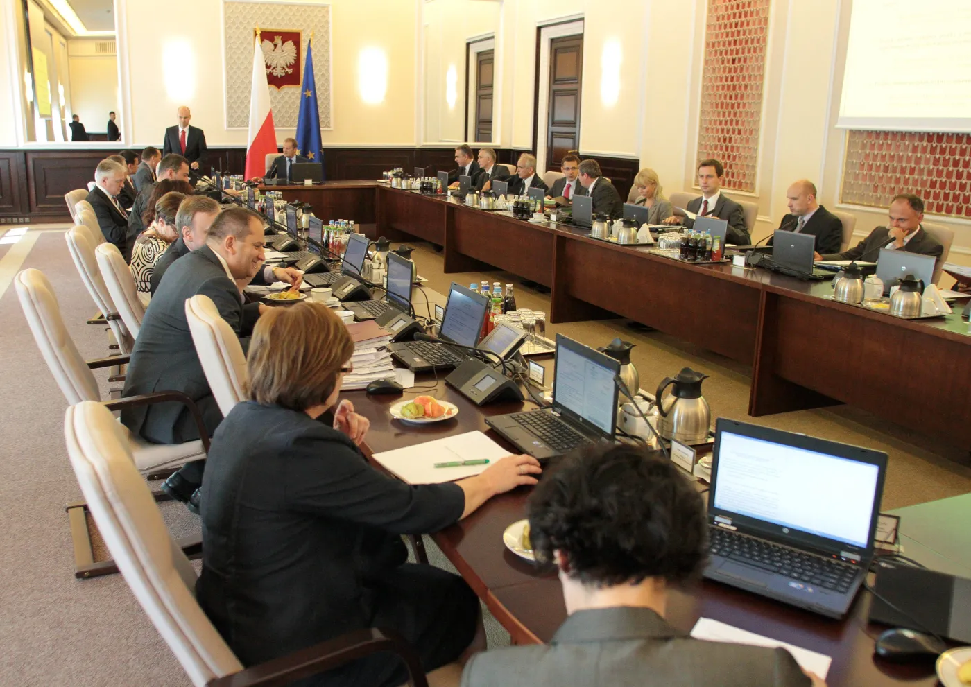 Rząd reformuje: będziesz żyć bez etatu i emerytury