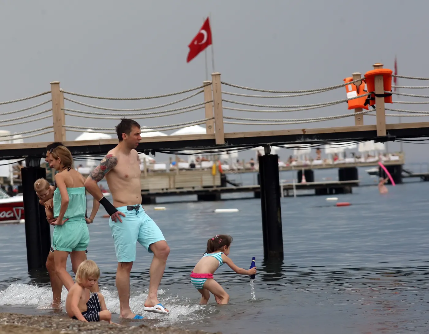 Reprezentant Polski błysnął na plaży efektownym tatuażem