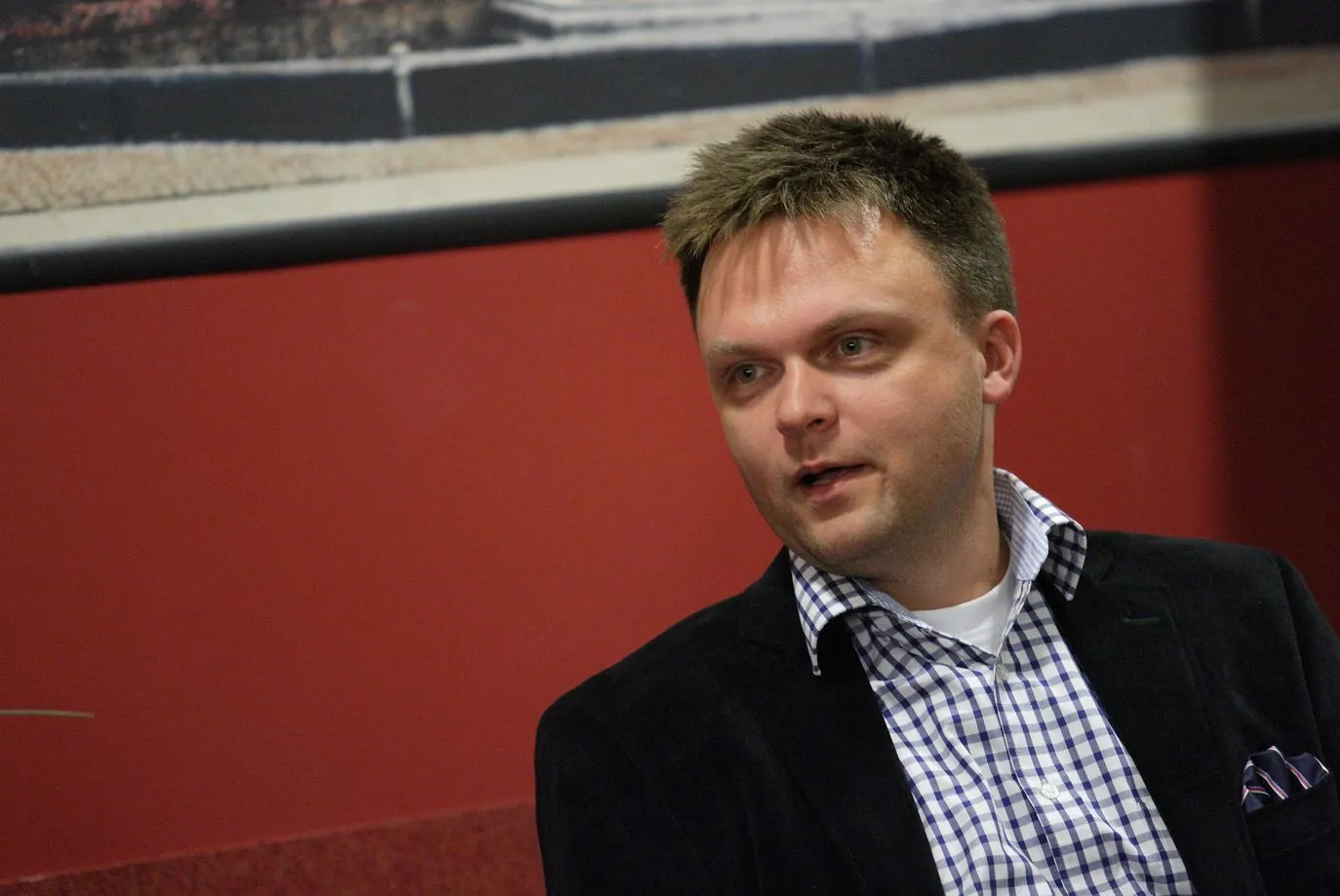 Hołownia bije w biskupów. "Bali się reakcji toruńskiego redemptorysty"