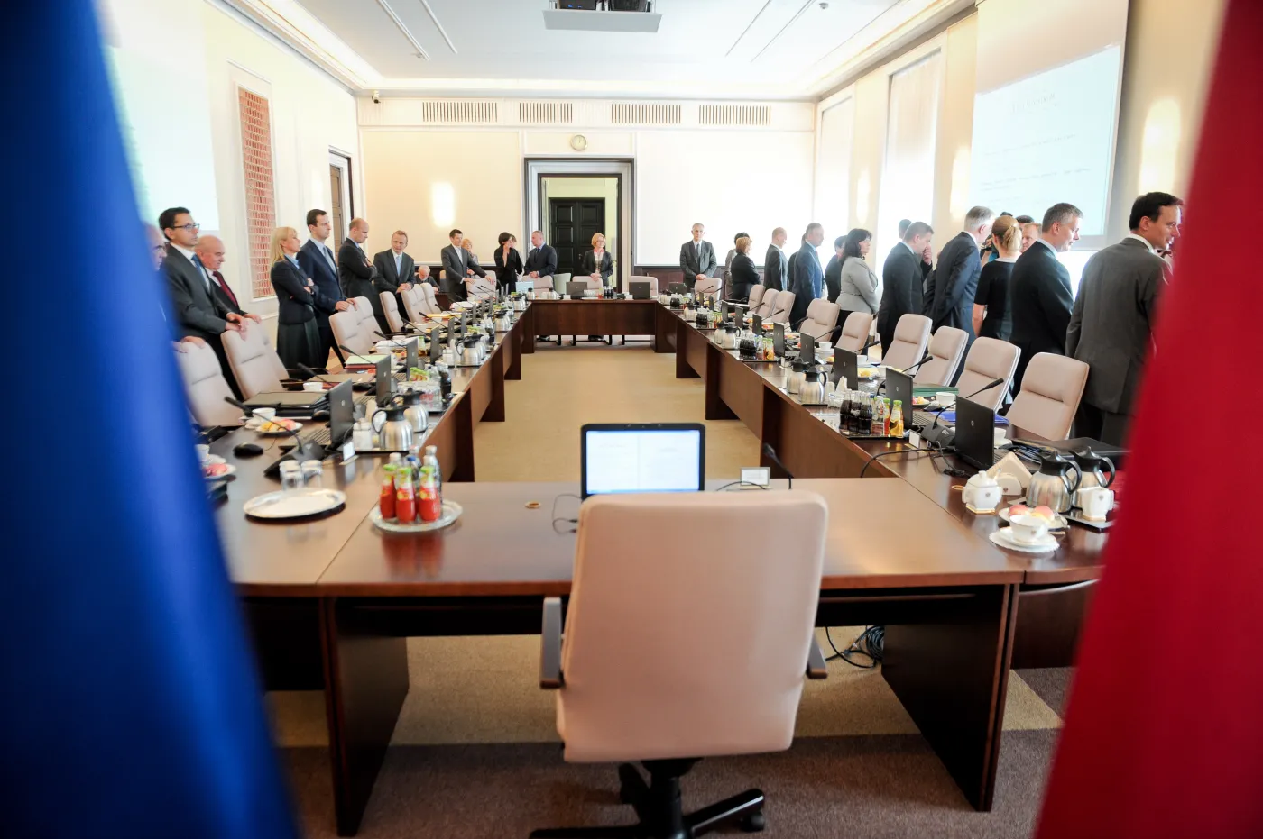 Kulisy expose. "Ministrowie na gwałt wydzwaniali do dziennikarzy"