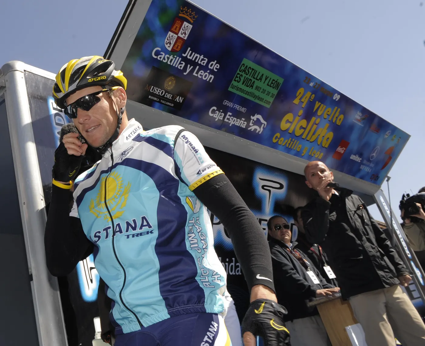 Hamilton: Armstrong płacił motocykliście za dostarczanie EPO