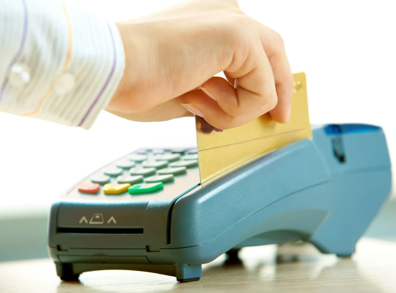 Karty płatnicze odejdą do lamusa. Oto, co je wygryzie