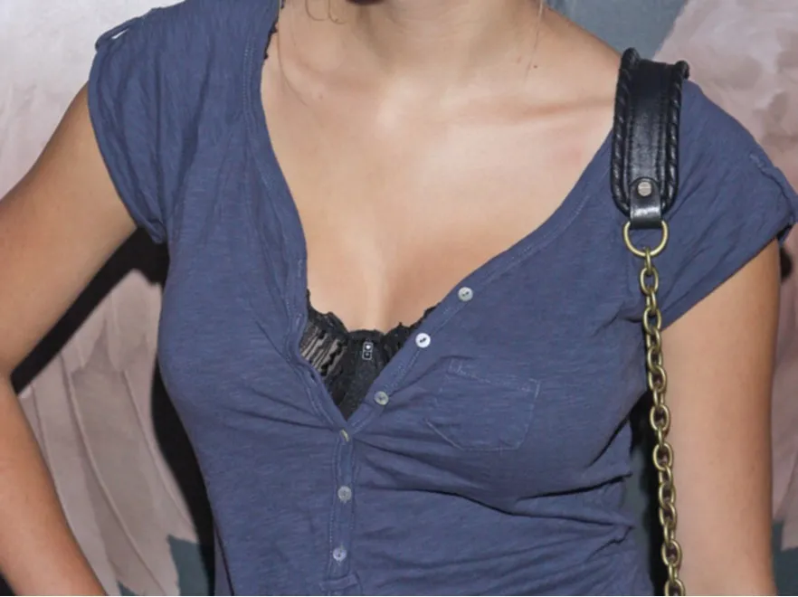 22-letnia gwiazda TVN chce zmiejszyć piersi! Powinna się pozybyć TAKIEGO atutu?