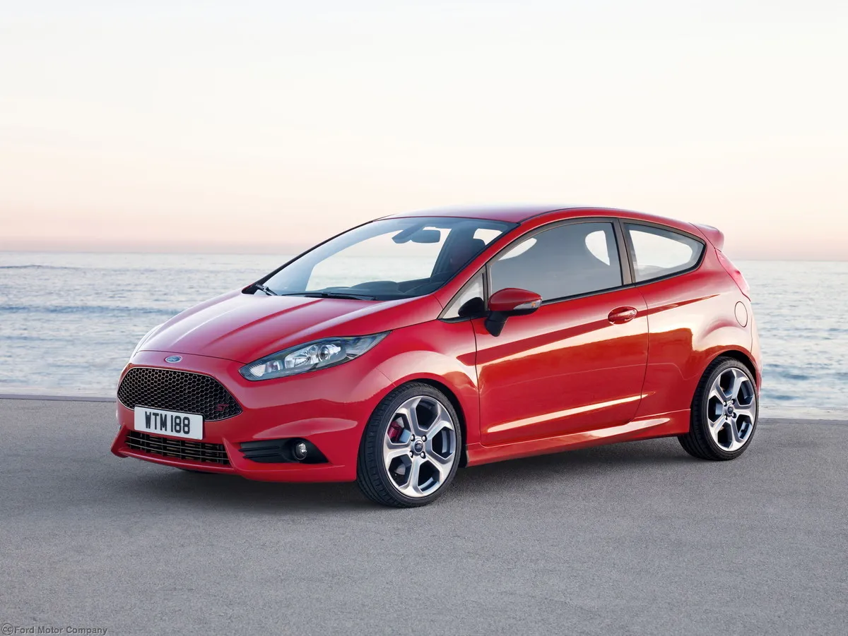4607784-ford-fiesta-st-01.jpg