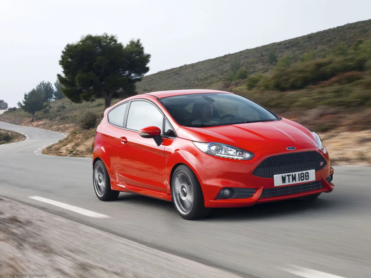 4607929-ford-fiesta-st-04.jpg