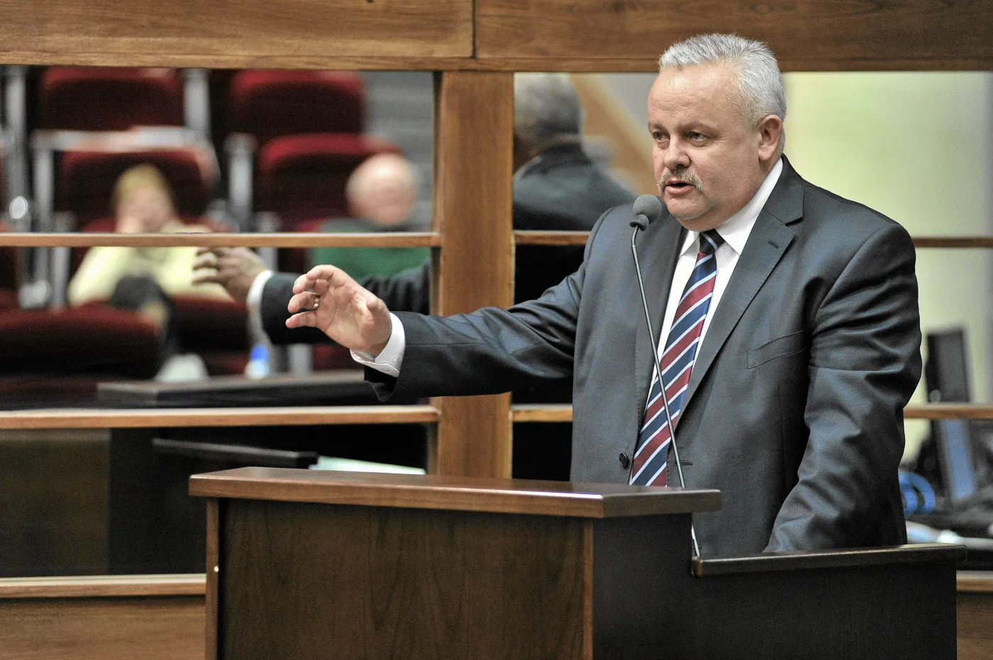 Szef CBA interweniuje u Gowina. Chodzi o sprawę marszałka Karapyty