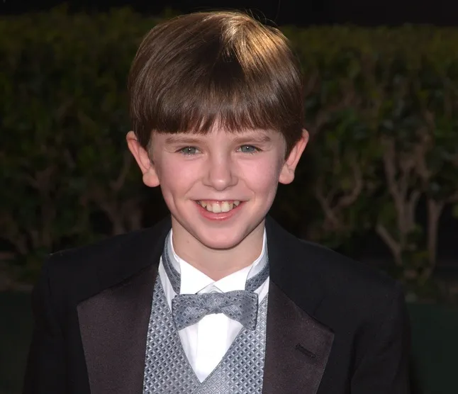 5031489-freddie-highmore.jpg