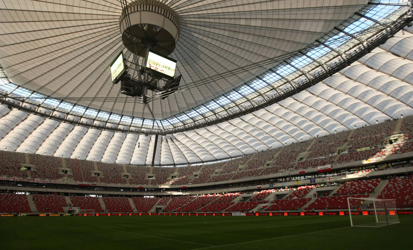 Kompromitacji nie będzie. Dach na Stadionie Narodowym zamknięty