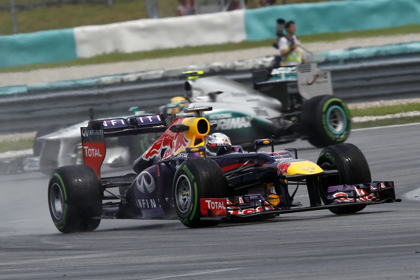 Sebastian Vettel wygrał kwalifikacje przed GP Malezji