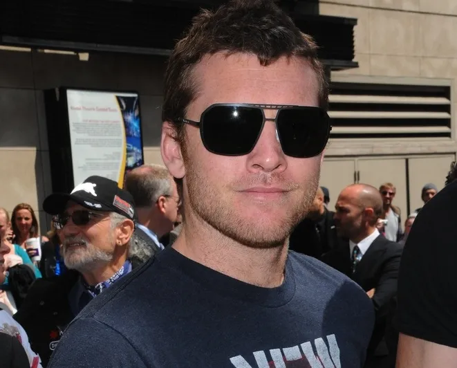 5321435-sam-worthington.jpg
