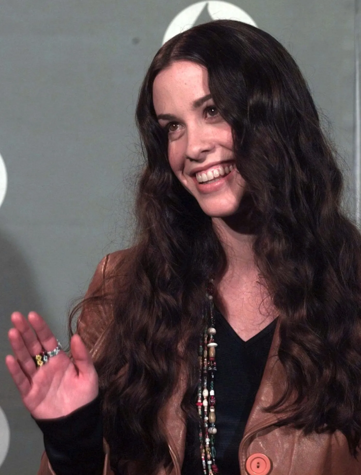 5419326-alanis-morissette.jpg