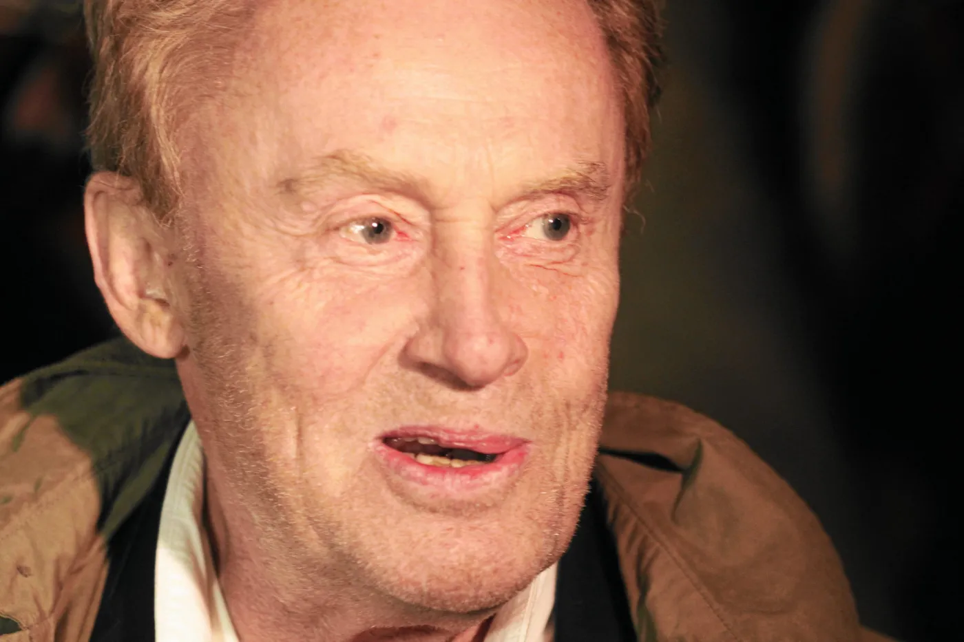 Olbrychski wkracza do gry i bije w Kaczyńskiego. "Manipuluje trupami"