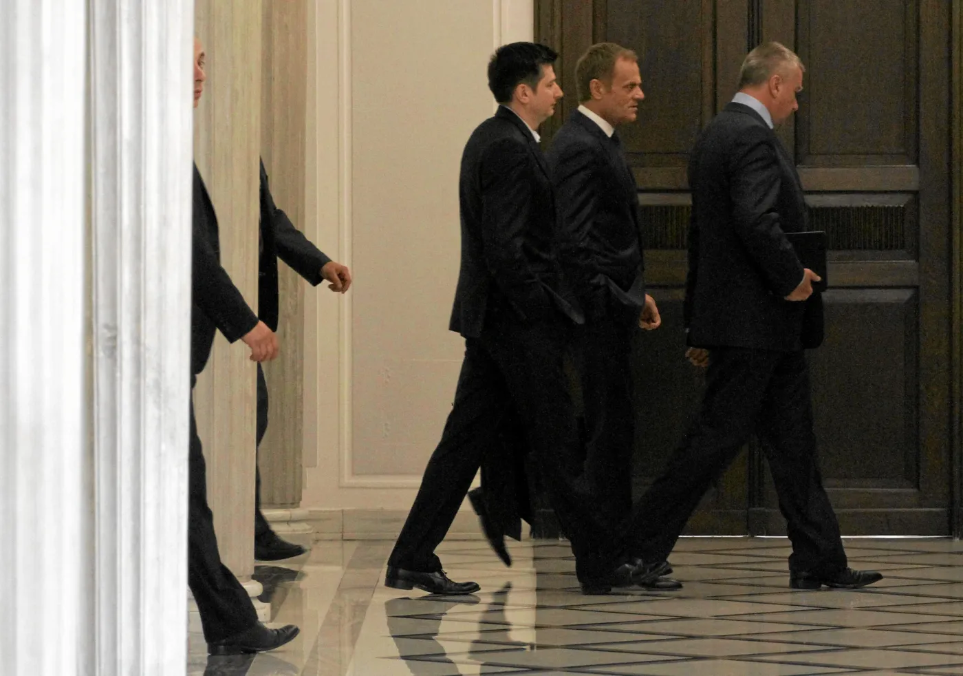 Szare eminencje. Oto, komu politycy ufają najbardziej. ZDJĘCIA