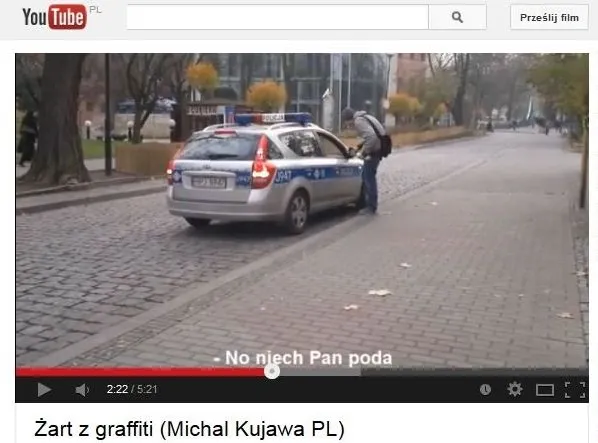 Graficiarz sprawdza poczucie humoru policjantów [WIDEO]