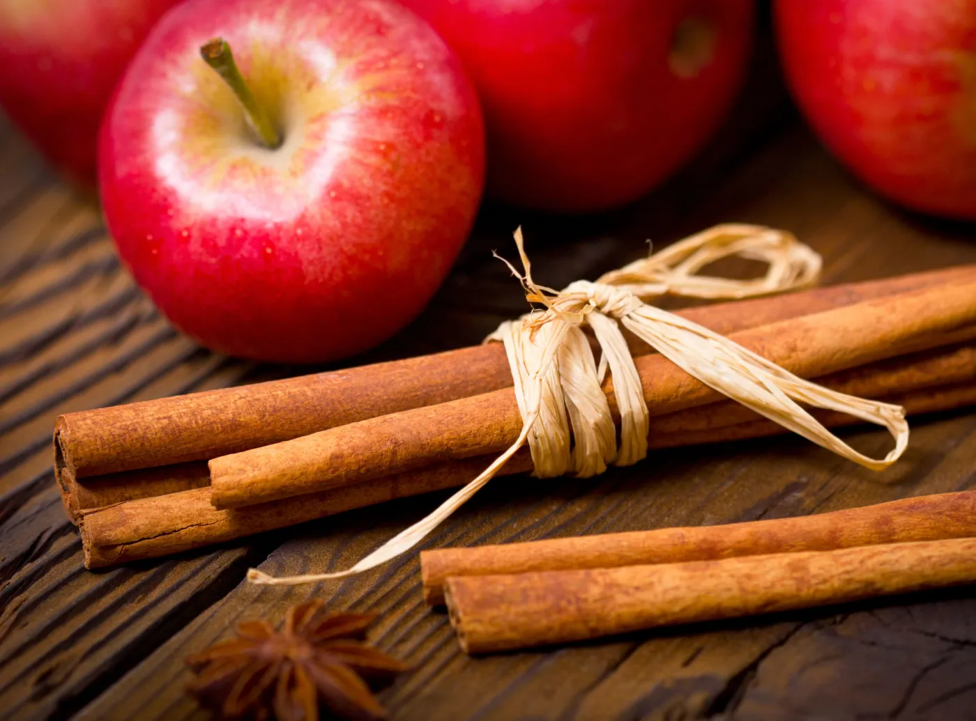 5751298-jablka-i-cynamon.jpg