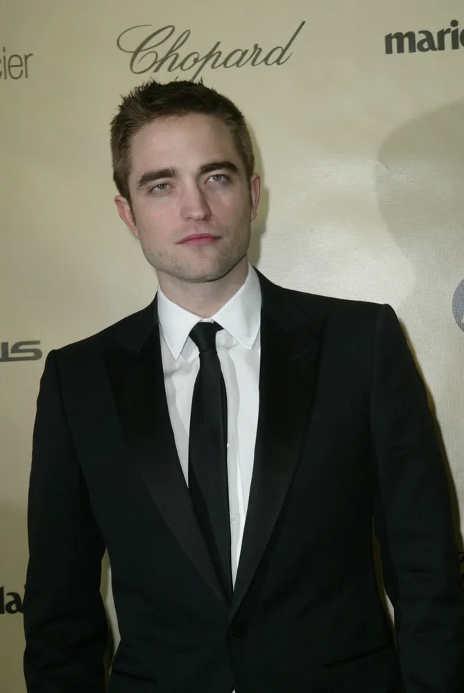 5446055-robert-pattinson.jpg